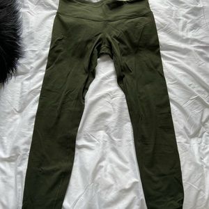 Olive green lululemon wunder under SIZE 8 low rise